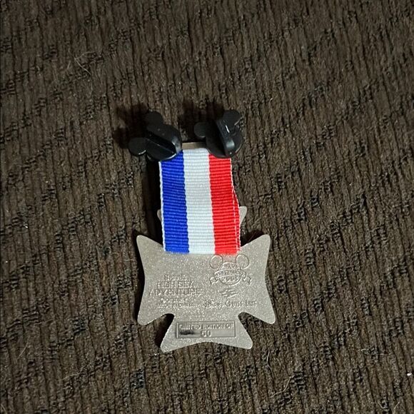 Event Credential Medal - Cast Member is a Limited Edition (LE) 50 pin - Picture 2 of 4